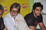 Amitabh Bachchan, Prateik Babbar with Aarakshan team at Radio Mirchi in Lower Parel on 11th July 2011 (69).JPG
