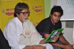 Amitabh Bachchan, Prateik Babbar with Aarakshan team at Radio Mirchi in Lower Parel on 11th July 2011 (70).JPG