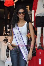 I am She contestants at Vero Moda store on 11th July 2011 (115).JPG
