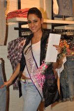 I am She contestants at Vero Moda store on 11th July 2011 (25).JPG
