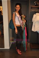 I am She contestants at Vero Moda store on 11th July 2011 (57).JPG