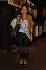 I am She contestants at Vero Moda store on 11th July 2011 (77).JPG