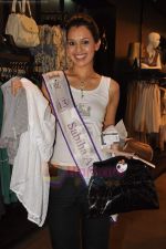 I am She contestants at Vero Moda store on 11th July 2011 (84).JPG