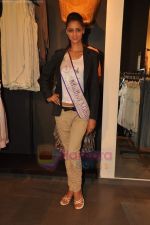 I am She contestants at Vero Moda store on 11th July 2011 (99).JPG