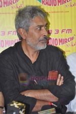 Prakash Jha with Aarakshan team at Radio Mirchi in Lower Parel on 11th July 2011 (60).JPG