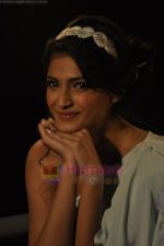 Sonam Kapoor unveil Mausam first look in PVR, Juhu, Mumbai on 11th July 2011 (55).JPG