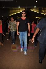 Hrithik Roshan as they return fom Zindagi Na Milegi Dobara road tour in Airport, Mumbai on 12th July 2011 (39).JPG