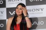 Kareena Kapoor launches new range of Sony Vaio laptops in Hyatt Regency on 12th July 2011 (50).JPG