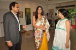 Neetu Chandra at Reka Rana_s art exhibition in Jehangir on 13th JUly 2011 (88).JPG