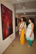 Neetu Chandra at Reka Rana_s art exhibition in Jehangir on 13th JUly 2011 (92).JPG