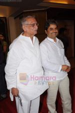 Gulzar, Vishal Bharadwaj launch Barse Barse album in Santacruz on 16th July 2011 (28).JPG