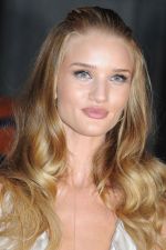 Rosie Huntington-Whiteley arrives at the Transformers Dark of the Moon press conference at Osaka Station City Cinema on 16th July 2011 (16).jpg