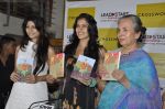 Kajol, Tanisha Mukherjee launch Champa series Leadstart Publishing in Crossword, Mumbai on 18th July 2011 (15).JPG