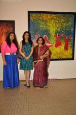 Bhagyashree at Jayashree Salecha and Tanumansa Bagrodia art exhibition in Jehangir Art Gallery on 19th July 2011 (67).JPG