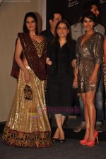 Zarine Khan, Sophie at Blenders Pride fashion tour announcement in Tote, Mumbai on 20th July 2011 (45).JPG