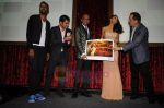 Lisa Haydon, Narendra Kumar Ahmed at the launch of Narendra Kumar-Swiss calendar in Palladium, Mumbai on 21st July 2011 (51).JPG