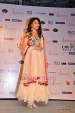 Madhuri Dixit on day 1 of Synergy 1 of Delhi Couture Week 2011 in Delhi on 22nd July 2011 (73).JPG