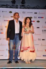 Madhuri Dixit on day 1 of Synergy 1 of Delhi Couture Week 2011 in Delhi on 22nd July 2011 (82).JPG