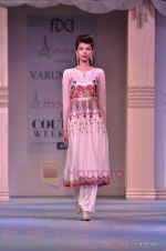 Model walk the ramp for Varun Bahl showcase at Synergy 1 Delhi Couture Week 2011 in Taj Palace, Delhi on 22nd July 2011 (35).JPG