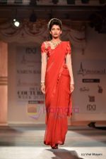 Model walk the ramp for Varun Bahl showcase at Synergy 1 Delhi Couture Week 2011 in Taj Palace, Delhi on 22nd July 2011 (66).JPG