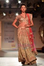 Model walk the ramp for Varun Bahl showcase at Synergy 1 Delhi Couture Week 2011 in Taj Palace, Delhi on 22nd July 2011 (74).JPG