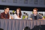 Taylor Lautner, Kristen Stewart, Robert Pattinson poses to promote Breaking Dawn from the Twilight Saga at  the 2011 Comic-Con International Day 1 at the San Diego Convention Center on July 21, 2011 (15).jpg