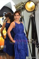 Soha Ali Khan at Manav Gangwani store launch at DLF Emporio in Delhi on 24th July 2011 (107).JPG