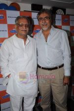 Gulzar at the Audio release of Chala Mussaddi - Office Office in Radiocity Office on 25th July 2011 (49).JPG
