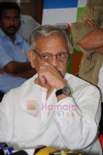Gulzar at the Audio release of Chala Mussaddi - Office Office in Radiocity Office on 25th July 2011 (51).JPG