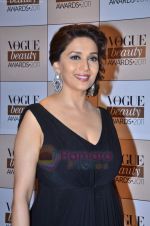 Madhuri Dixit at Vogue Beauty Awards in Taj Land_s End on 28th July 2011 (101).JPG