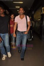Sunil Shetty snapped in Mumbai Airport on 29th July 2011 (25).JPG
