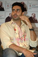 Abhishek Bachchan teaches at Anupam Kher_s Action Prepares in Santacruz, Mumbai on 2nd Aug 2011 (32).JPG