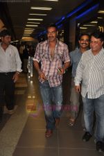 Ajay Devgan snapped at Airport in Mumbai on 3rd Aug 2011 (15).JPG