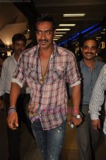 Ajay Devgan snapped at Airport in Mumbai on 3rd Aug 2011 (18).JPG