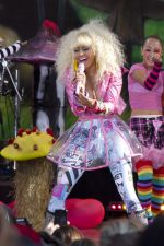 Nicki Minaj in Concert in Good Morning America in Central Park, New York City on August 5, 2011 (3).jpg