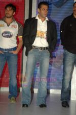 Salman Khan at Salman_s CCL press conference in Bandra, Mumbai on 6th Aug 2011 (100).JPG