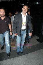 Salman Khan at Salman_s CCL press conference in Bandra, Mumbai on 6th Aug 2011 (19).JPG