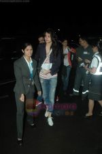 Anushka Sharma snapped in International Airport, Mumbai on 7th Aug 2011 (2).JPG