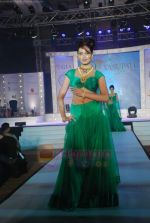 at Glam fashion show by All India Gems and Jewellery Trade Federation in Grand Hyatt, Mumbai on 8th Aug 2011 (96).JPG