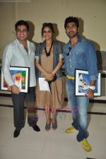Arya Babbar, Ayub Khan at Art event for kids by Priyasri Patodia in Worli, Mumbai on 10th Aug 2011 (33).JPG