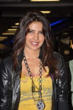Priyanka Chopra snapped at Mumbai airport on 10th Aug 2011 (31).JPG