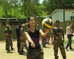 Katrina Kaif spends time with the Jawans at the Navashera border on 14th Aug 2011 (11).jpg