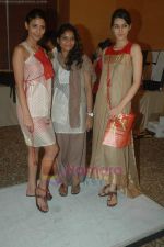 at Lakme fittings in Grand Hyatt, Mumbai on 14th Aug 2011 (28).JPG