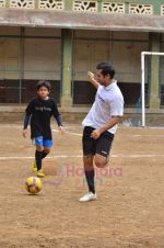 Dino Morea at Men_s Helath fridly soccer match with celeb dads and kids in Stanslauss School on 15th Aug 2011 (42).JPG