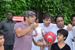 Salman Khan at Men_s Helath fridly soccer match with celeb dads and kids in Stanslauss School on 15th Aug 2011 (29).JPG