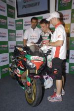 John Abraham at Castrol promotional event in Tote, Mumbai on 18th Aug 2011 (21).JPG