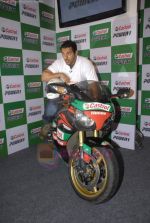 John Abraham at Castrol promotional event in Tote, Mumbai on 18th Aug 2011 (24).JPG