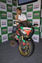 John Abraham at Castrol promotional event in Tote, Mumbai on 18th Aug 2011 (32).JPG