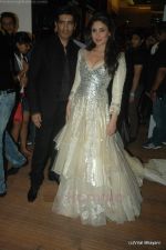 Kareena Kapoor at Manish Malhotra Show at Lakme Fashion Week 2011 Day 5 in Grand Hyatt, Mumbai on 21st Aug 2011 (6).JPG
