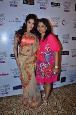 Lucky Morani on Day 5 at Lakme Fashion Week 2011 in Grand Hyatt, Mumbai on 21st Aug 2011 (120).JPG